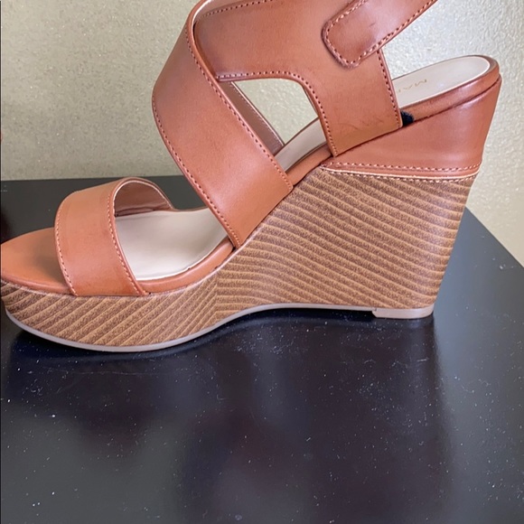 Marc Fisher Tan Wedge Sandals - Picture 7 of 8